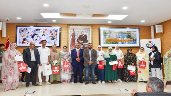 الداخلة:جمعية الإخلاص والتنموية الاجتماعية تكرم فعاليات المجتمع المدني بحفلها الختامي