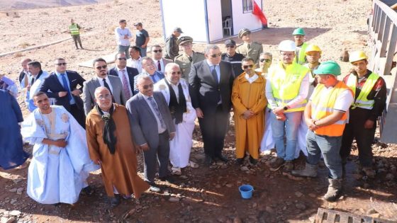 عامل إقليم آسا الزاك يتفقد أحد الثقوب الاستكشافية بجماعة عوينة لهنا