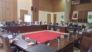 “مجلس جماعة طانطان يصادق بالإجماع على ميزانية 2026 وبرامج تنموية خلال دورة أكتوبر العادية”