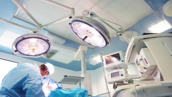 وفاة مريضة داخل مصحة خاصة تقود طبيبًا وممرضين إلى السجن وتعويض ثقيل لذوي الحقوق